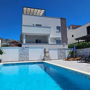 villa-silver.hotelinzadar.com/